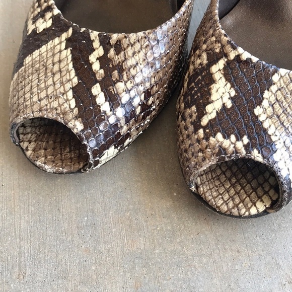 Stuart Weitzman Snakeskin Peep Toe Kitten Heels - Picture 6 of 8
